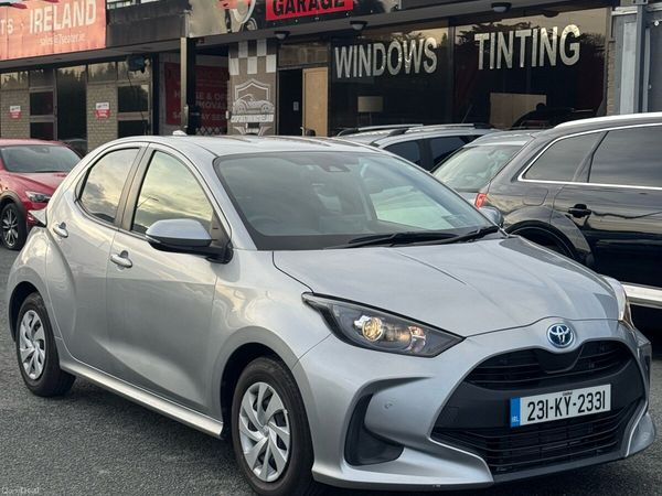 Toyota Yaris Hatchback, Petrol Hybrid, 2023, Grey