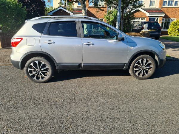 Nissan Qashqai Hatchback, Diesel, 2012, Silver