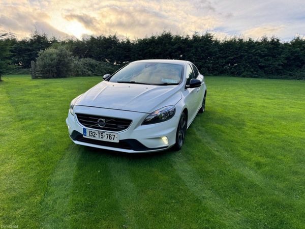 Volvo V40 Hatchback, Diesel, 2013, White