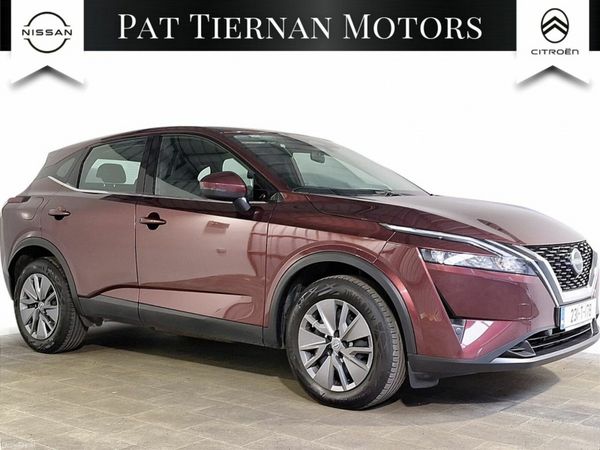 Nissan Qashqai MPV, Petrol, 2023, Red