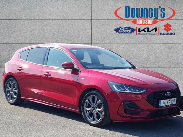 Ford Focus Hatchback, Diesel, 2024, Red