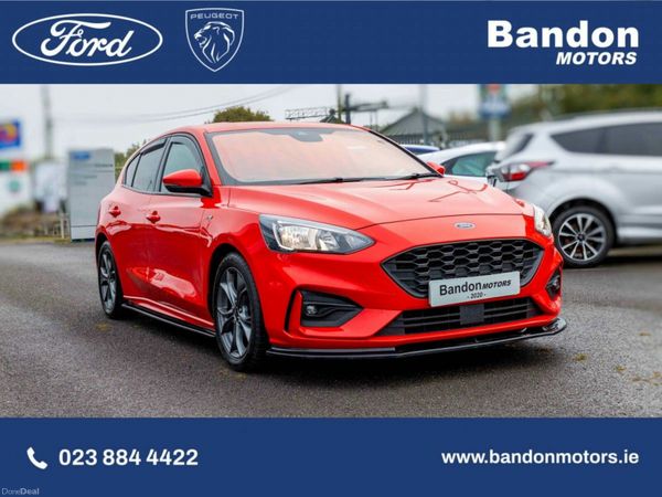 Ford Focus Hatchback, Petrol, 2020, Red