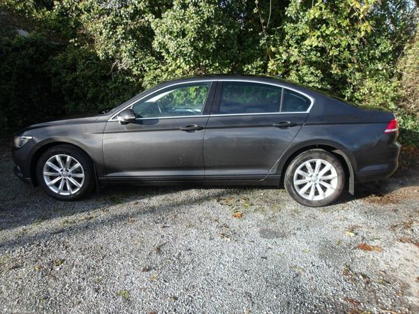 Volkswagen Passat Saloon, Diesel, 2018, Grey