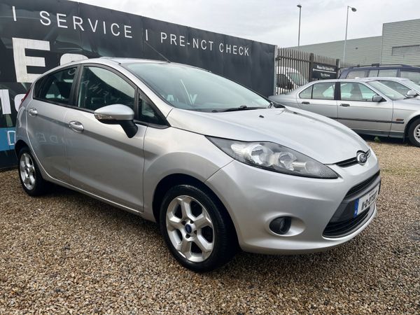 Ford Fiesta Hatchback, Petrol, 2011, Silver