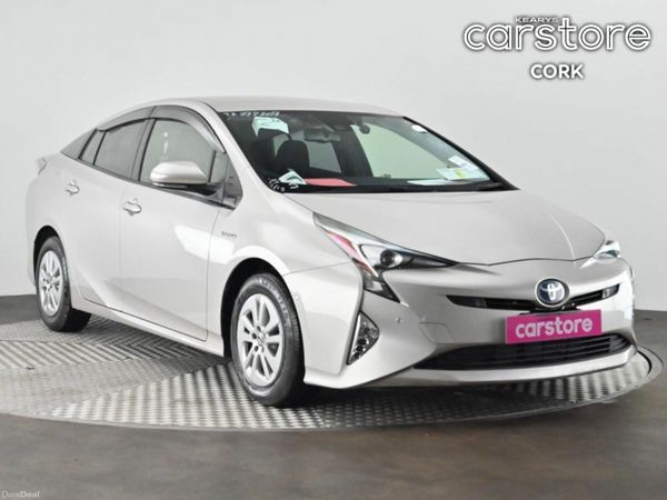 Toyota Prius Hatchback, Petrol Hybrid, 2017, Gold