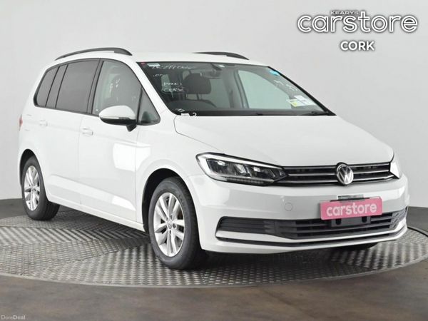 Volkswagen Touran MPV, Petrol, 2017, White