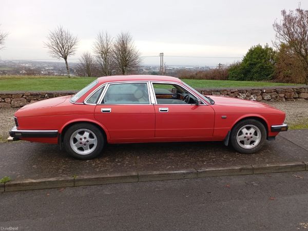 Jaguar Other Saloon, Petrol, 1990, Red