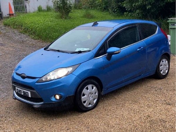 Ford Fiesta Hatchback, Petrol, 2012, Blue