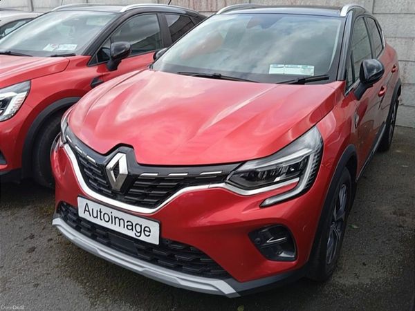 Renault Captur Hatchback, Petrol, 2021, Red