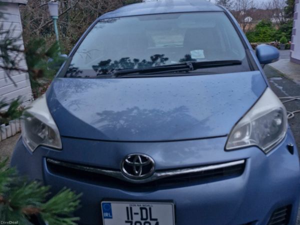 Toyota Ractis Hatchback, Petrol, 2011, Blue