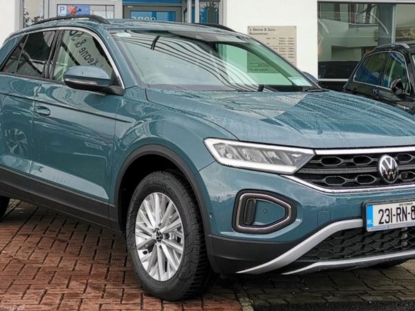 Volkswagen T-Roc SUV, Petrol, 2023, Blue