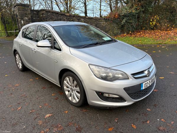 Vauxhall Astra Hatchback, Diesel, 2013, Silver