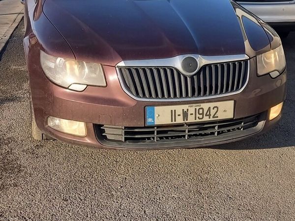 Skoda Superb Hatchback, Diesel, 2011, Purple