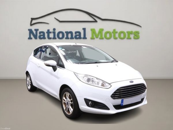 Ford Fiesta Hatchback, Petrol, 2015, White