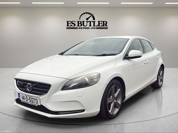 Volvo V40 Hatchback, Petrol, 2014, White