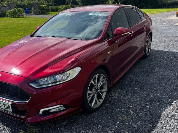 Ford Mondeo Hatchback, Diesel, 2018, Red