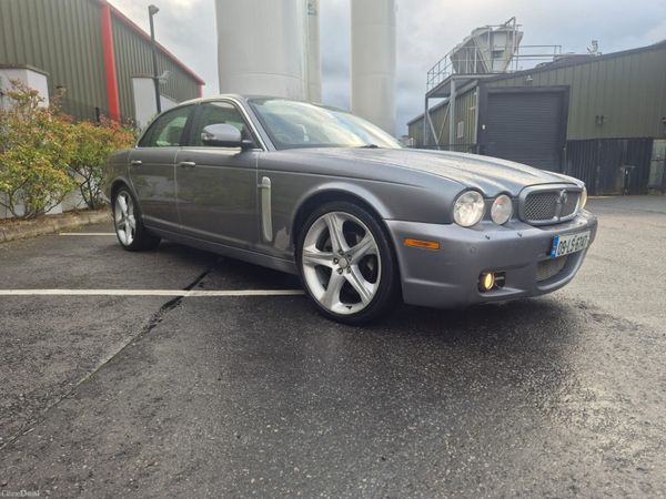 Jaguar XJ Saloon, Diesel, 2009, Grey