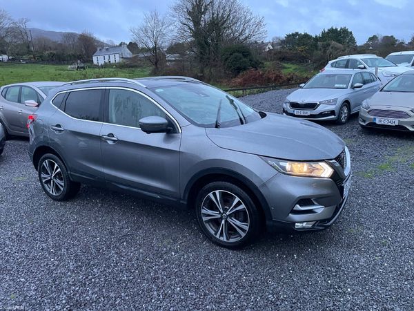 Nissan Qashqai Hatchback, Diesel, 2019, Grey