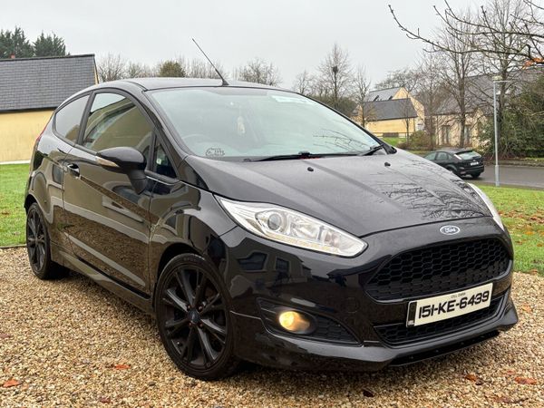 Ford Fiesta Hatchback, Petrol, 2015, Black