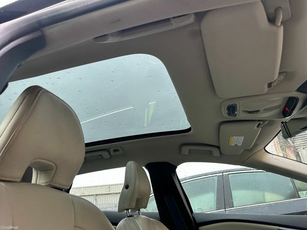 Volvo V40 Hatchback, Diesel, 2014, Black