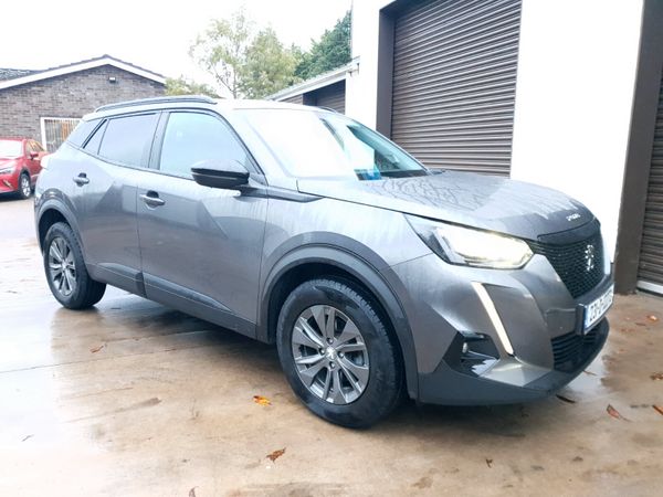 Peugeot 2008 MPV, Diesel, 2023, Grey