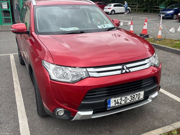 Mitsubishi Outlander SUV, Diesel, 2014, Red