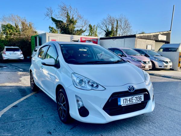 Toyota Aqua Hatchback, Petrol Hybrid, 2017, White