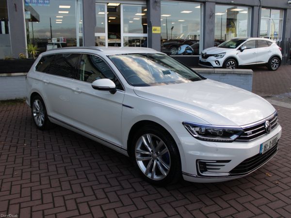 Volkswagen Passat Estate, Petrol, 2016, White