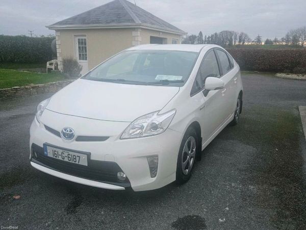 Toyota Prius Hatchback, Petrol Hybrid, 2016, White