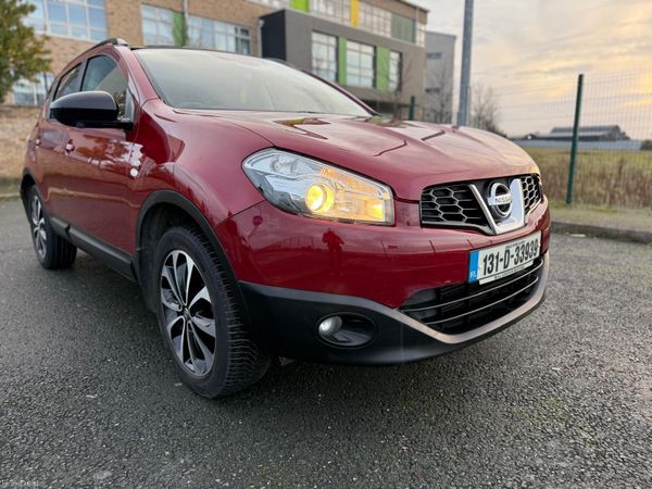 Nissan Qashqai Hatchback, Diesel, 2013, Red