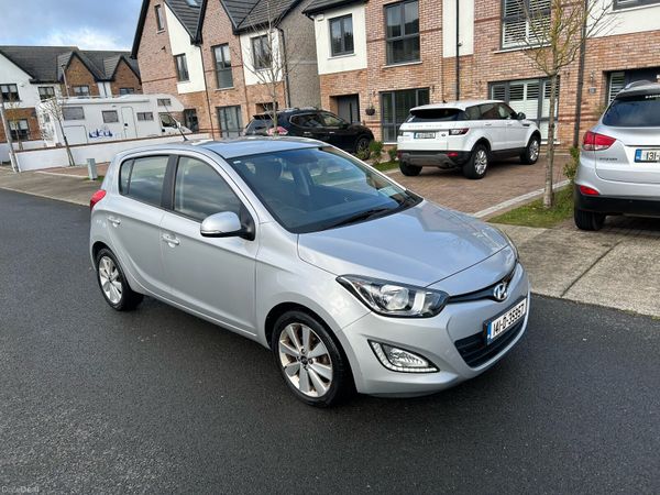 Hyundai i20 Hatchback, Diesel, 2014, Silver