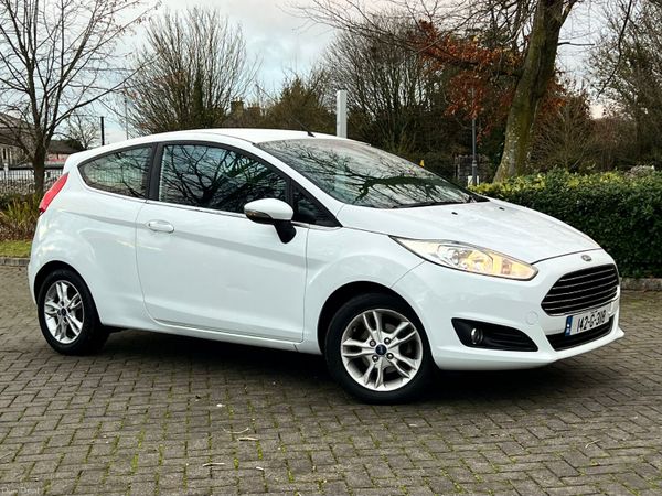 Ford Fiesta Hatchback, Petrol, 2014, White