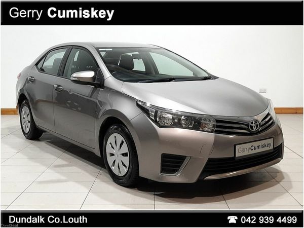 Toyota Corolla Saloon, Diesel, 2015, Gold