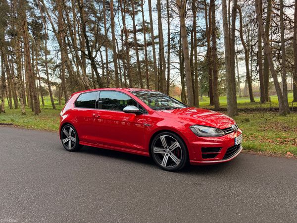 Volkswagen Golf Estate, Petrol, 2016, Red