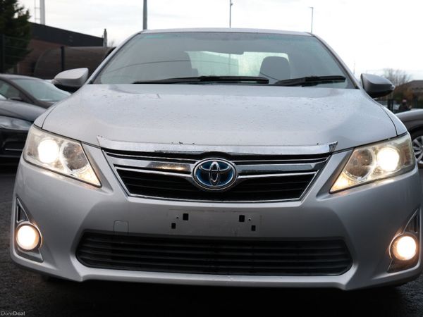 Toyota Camry Saloon, Petrol Hybrid, 2012, Silver