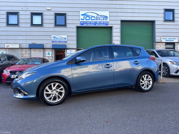 Toyota Auris MPV, Petrol Hybrid, 2016, Blue