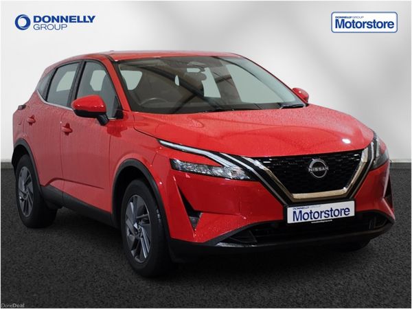 Nissan Qashqai Hatchback, Petrol, 2022, Red