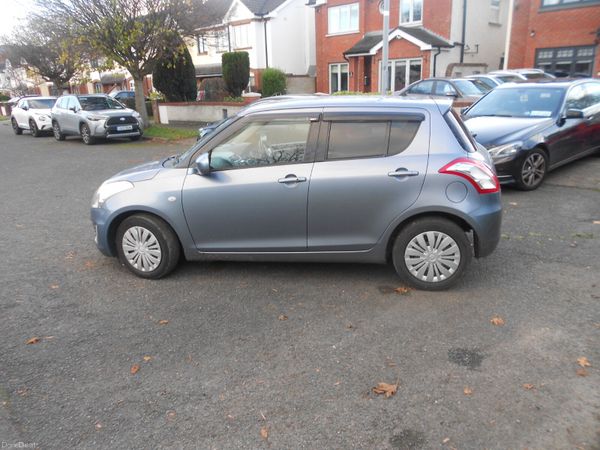 Suzuki Swift Hatchback, Petrol, 2015, Silver