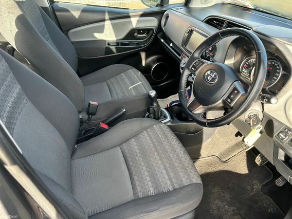 Toyota Yaris Hatchback, Petrol, 2017, Grey