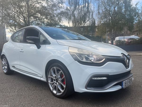 Renault Clio Hatchback, Petrol, 2015, White