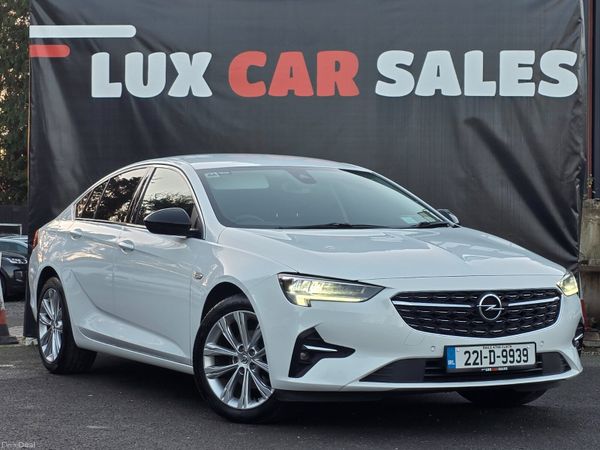 Opel Insignia Hatchback, Diesel, 2022, White