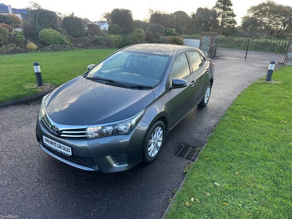 Toyota Corolla Saloon, Diesel, 2015, Grey