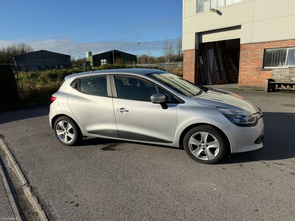 Renault Clio Hatchback, Petrol, 2015, Silver