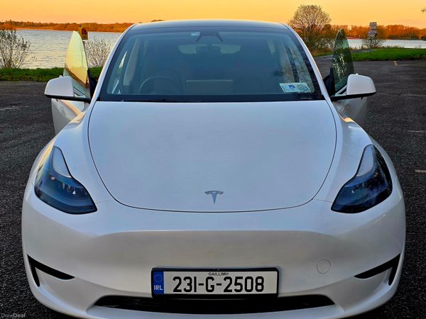 Tesla Model Y MPV, Electric, 2023, White