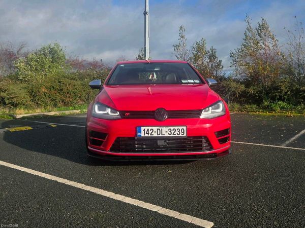 Volkswagen Golf Hatchback, Petrol, 2014, Red