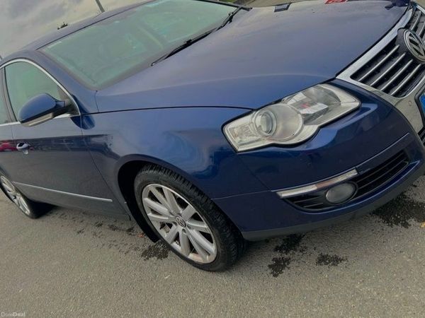 Volkswagen Passat Saloon, Diesel, 2010, Blue