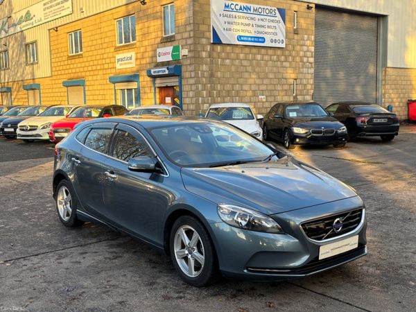Volvo V40 Hatchback, Petrol, 2014, Blue