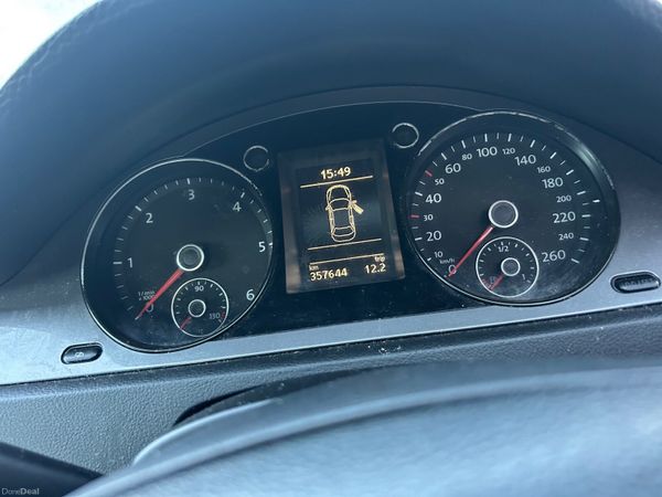 Volkswagen Passat Saloon, Diesel, 2009, Grey