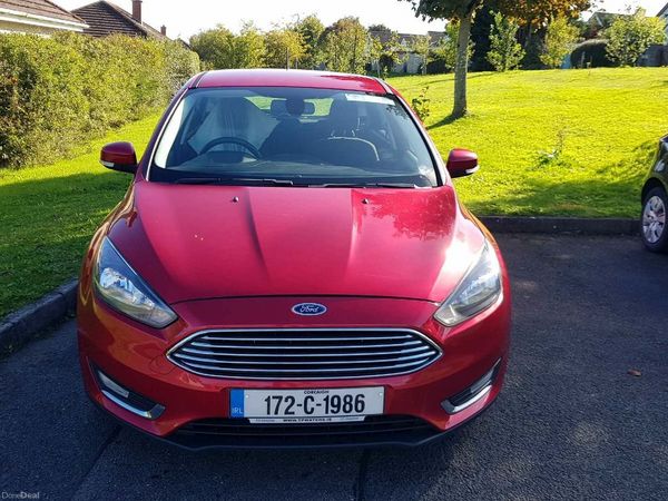 Ford Focus Hatchback, Diesel, 2017, Red