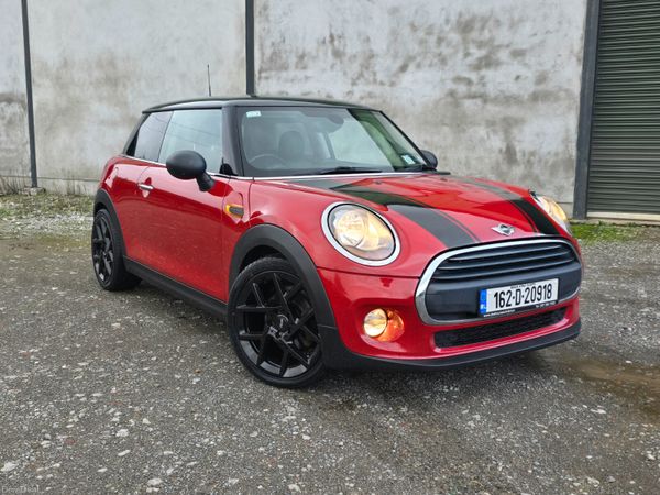 Mini Cooper Hatchback, Diesel, 2016, Red